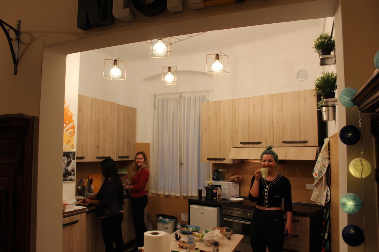 Hostel Victoria House *