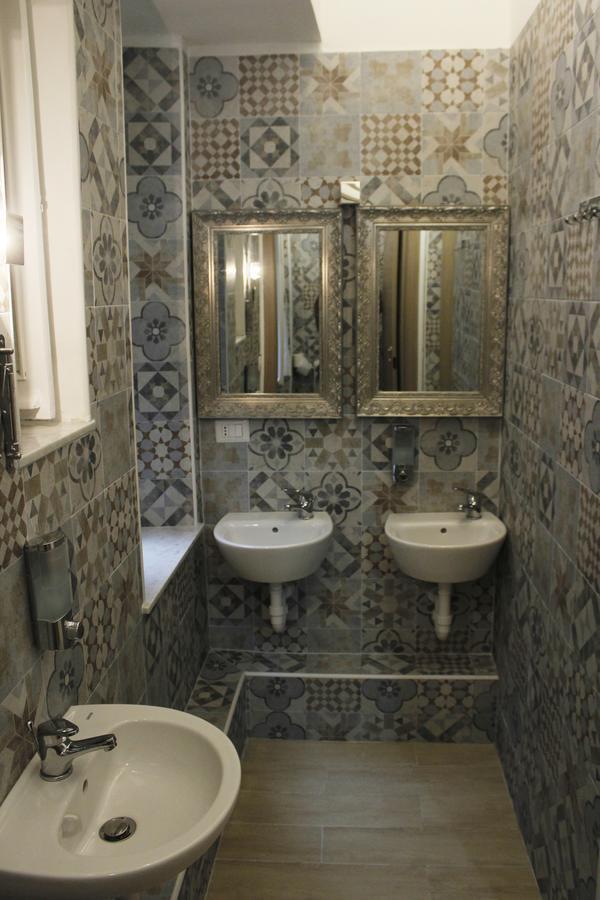Victoria House Ostello